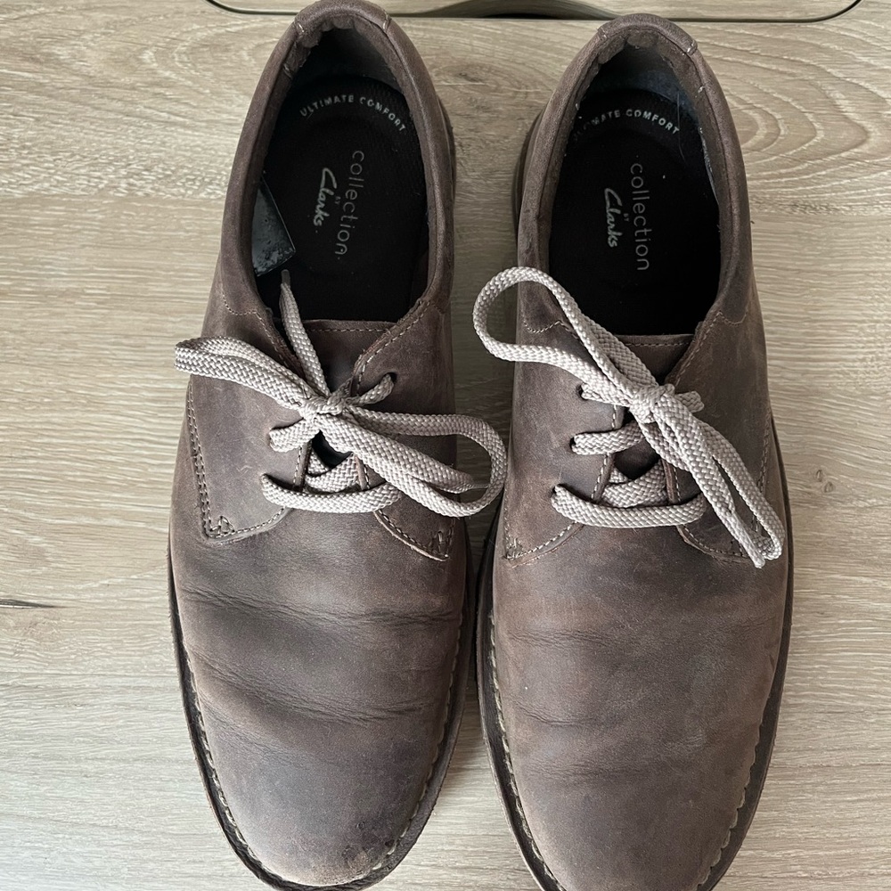 SOLD: Clarks Men's Dark Brown Oxfords - Size 9.5